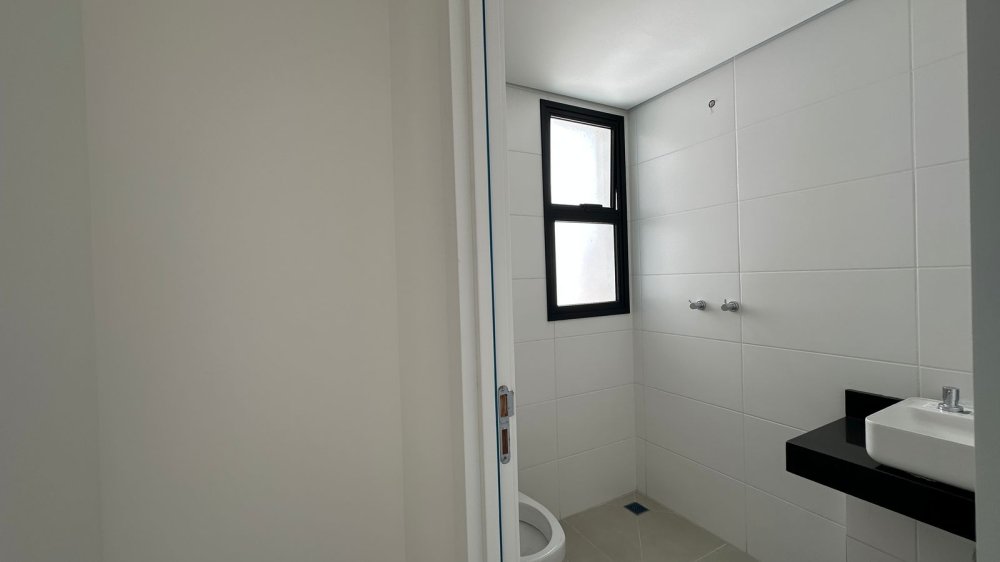 Banheiro da su�te + ropeiro